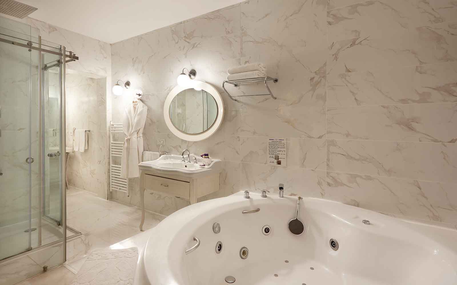 Hotel Villa Levante | Garden Suite with Jacuzzi